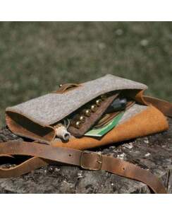 WALDKAUZ Filz-Jagdtasche &quot;Dr&uuml;ckerchen&quot; hochformatig